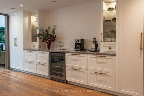 Photo 9 at 124 Timpson Drive, Aurora Highlands, Aurora