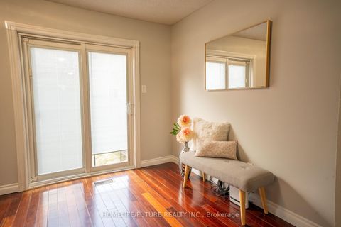 Photo 13 at 25 Shady Hollow Drive, Milliken, Toronto