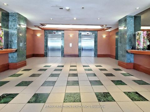 Photo 3 at 208 - 175 Cedar Avenue, Harding, Richmond Hill