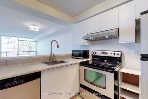 Photo 12 at 208 - 175 Cedar Avenue, Harding, Richmond Hill