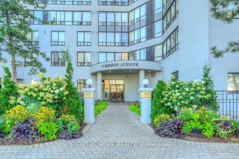 Photo 2 at 905 - 7 Bishop Avenue, Newtonbrook East, Toronto