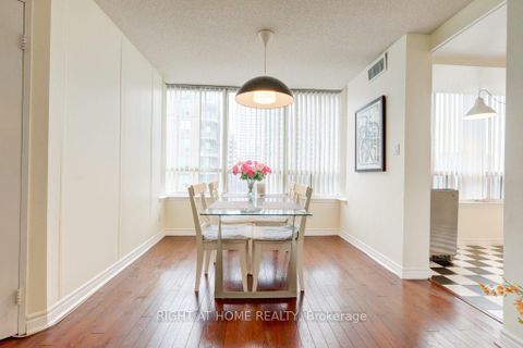 Photo 10 at 905 - 7 Bishop Avenue, Newtonbrook East, Toronto