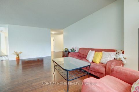 Photo 11 at 905 - 7 Bishop Avenue, Newtonbrook East, Toronto