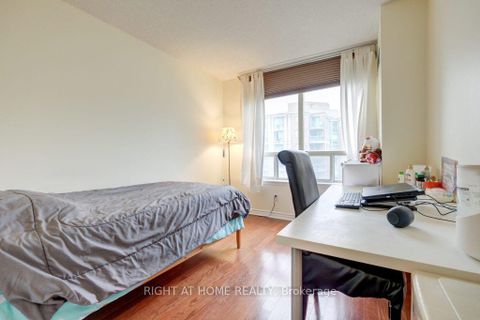 Photo 15 at 905 - 7 Bishop Avenue, Newtonbrook East, Toronto