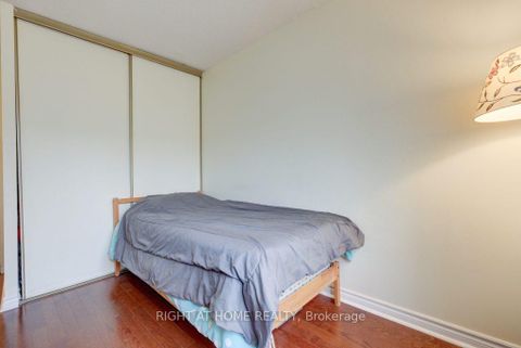 Photo 16 at 905 - 7 Bishop Avenue, Newtonbrook East, Toronto