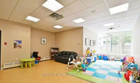 Photo 21 at 905 - 7 Bishop Avenue, Newtonbrook East, Toronto