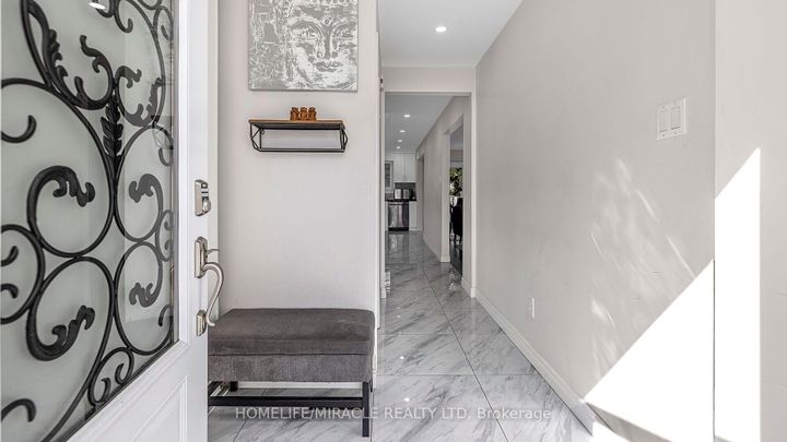 Photo 4 at 52 - 1290 Bridletowne Circle, L'Amoreaux, Toronto