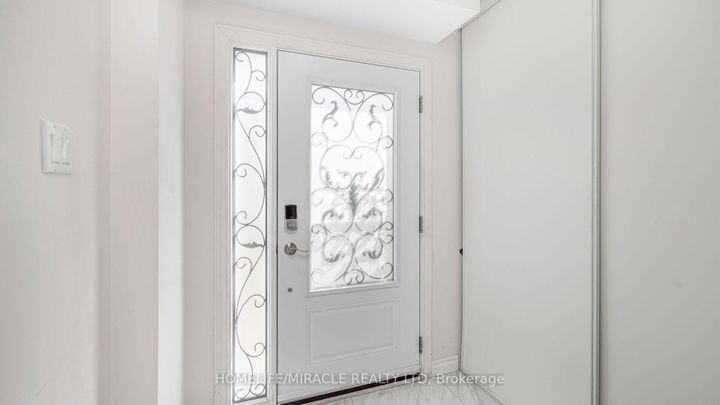 Photo 5 at 52 - 1290 Bridletowne Circle, L'Amoreaux, Toronto