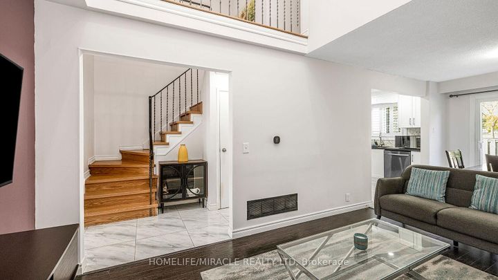 Photo 10 at 52 - 1290 Bridletowne Circle, L'Amoreaux, Toronto