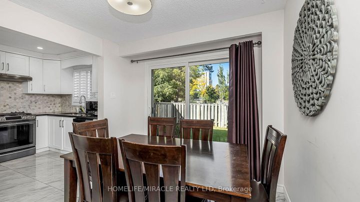 Photo 14 at 52 - 1290 Bridletowne Circle, L'Amoreaux, Toronto