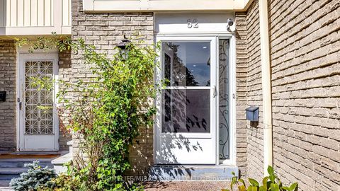 Photo 3 at 52 - 1290 Bridletowne Circle, L'Amoreaux, Toronto