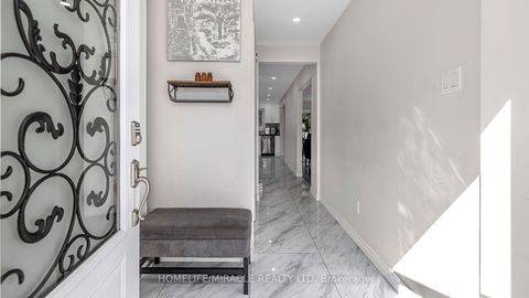 Photo 4 at 52 - 1290 Bridletowne Circle, L'Amoreaux, Toronto