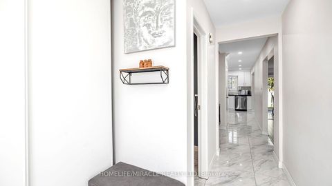 Photo 6 at 52 - 1290 Bridletowne Circle, L'Amoreaux, Toronto