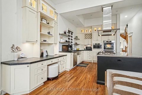 Photo 6 at 423 Manor Road E, Mount Pleasant East, Toronto