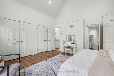 Photo 14 at 423 Manor Road E, Mount Pleasant East, Toronto