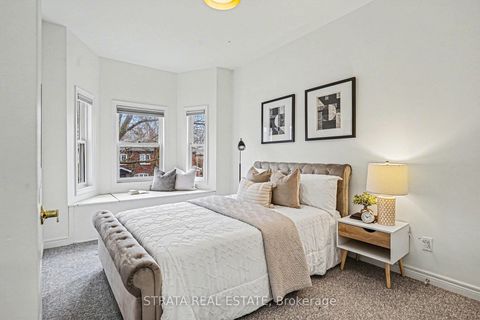 Photo 17 at 423 Manor Road E, Mount Pleasant East, Toronto