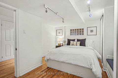 Photo 32 at 423 Manor Road E, Mount Pleasant East, Toronto