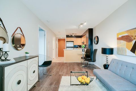 Photo 4 at 617 - 219 Fort York Boulevard, Niagara, Toronto
