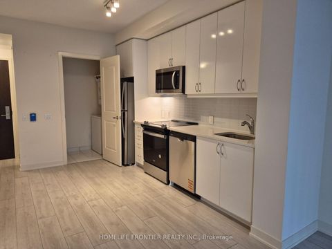 Photo 2 at 1915 - 4955 Yonge Street, Willowdale East, Toronto