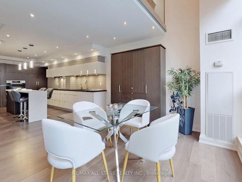 Photo 11 at 711 & 712 - 36 Blue Jays Way, Waterfront Communities C1, Toronto