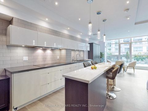 Photo 12 at 711 & 712 - 36 Blue Jays Way, Waterfront Communities C1, Toronto