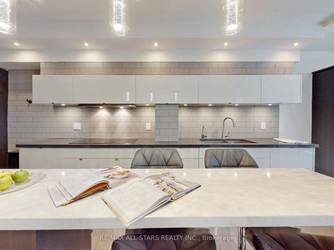 Photo 14 at 711 & 712 - 36 Blue Jays Way, Waterfront Communities C1, Toronto