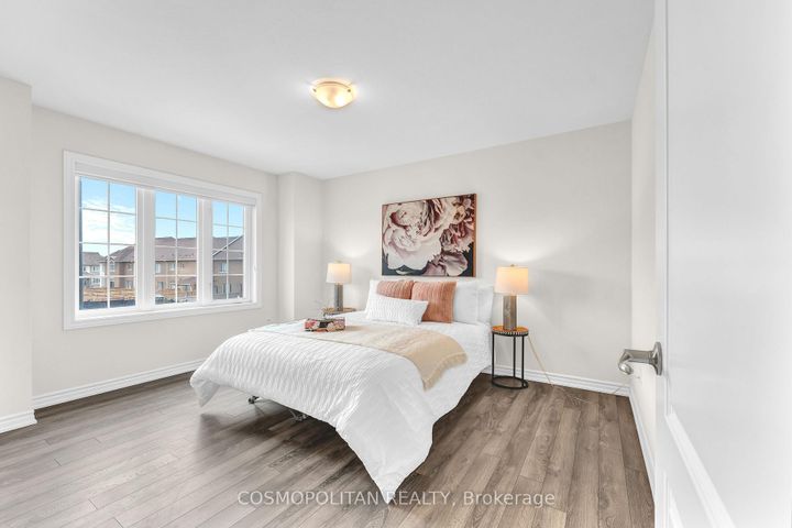 Photo 6 at 10 Loomis Road, Northwest Brampton, Brampton