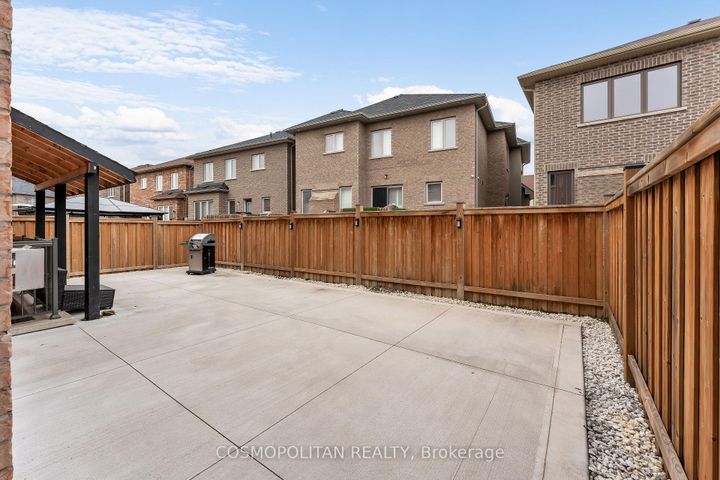 Photo 11 at 10 Loomis Road, Northwest Brampton, Brampton