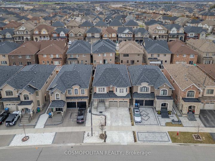 Photo 14 at 10 Loomis Road, Northwest Brampton, Brampton