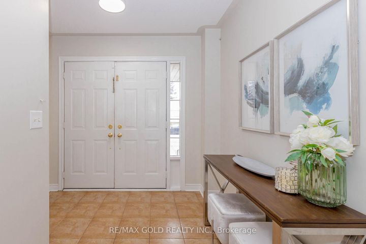 Photo 7 at 154 Brussels Avenue, Wellington, Brampton