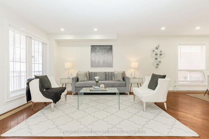 Photo 10 at 19 Vintage Gate, Fletcher's Creek Village, Brampton