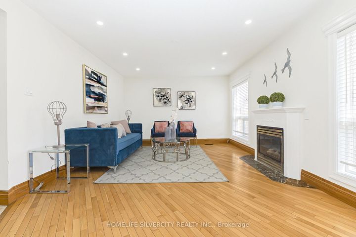 Photo 22 at 19 Vintage Gate, Fletcher's Creek Village, Brampton