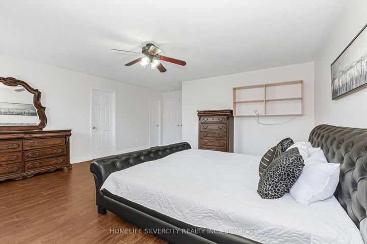 Photo 26 at 19 Vintage Gate, Fletcher's Creek Village, Brampton