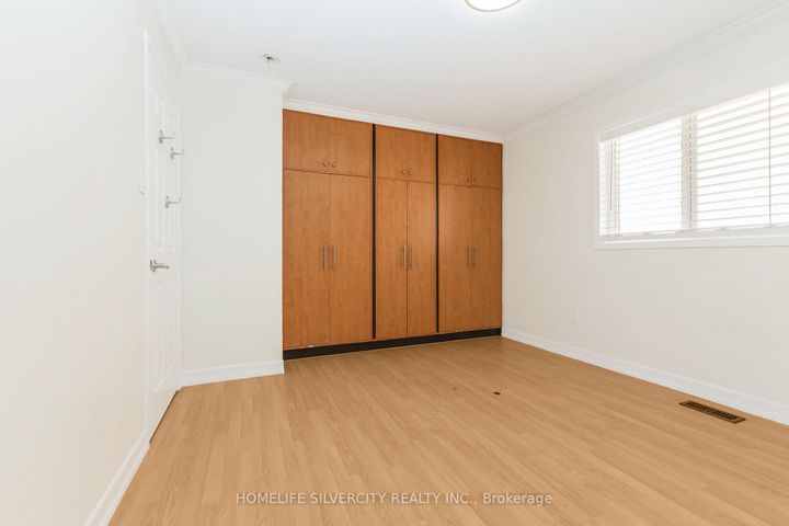 Photo 31 at 19 Vintage Gate, Fletcher's Creek Village, Brampton