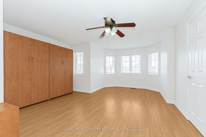 Photo 32 at 19 Vintage Gate, Fletcher's Creek Village, Brampton