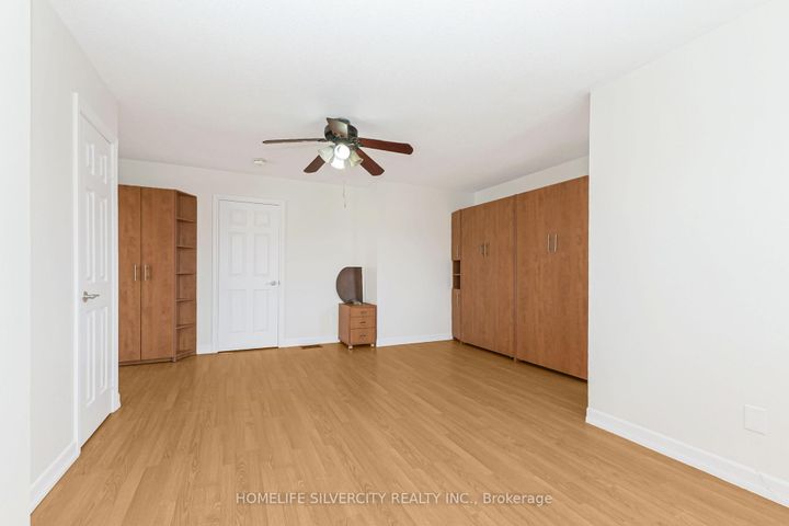 Photo 33 at 19 Vintage Gate, Fletcher's Creek Village, Brampton