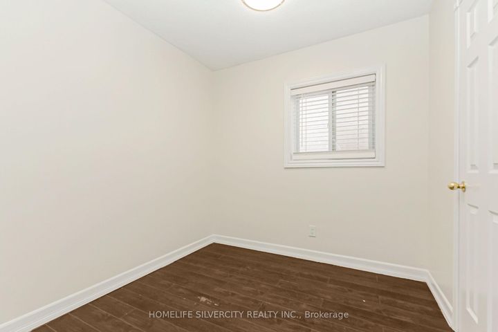 Photo 35 at 19 Vintage Gate, Fletcher's Creek Village, Brampton