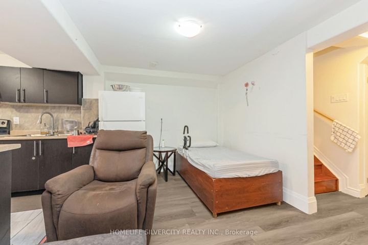 Photo 40 at 19 Vintage Gate, Fletcher's Creek Village, Brampton