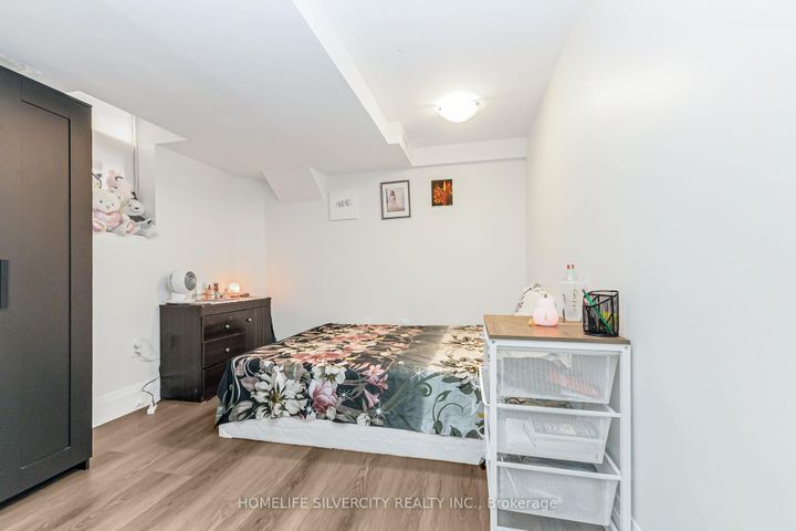 Photo 43 at 19 Vintage Gate, Fletcher's Creek Village, Brampton