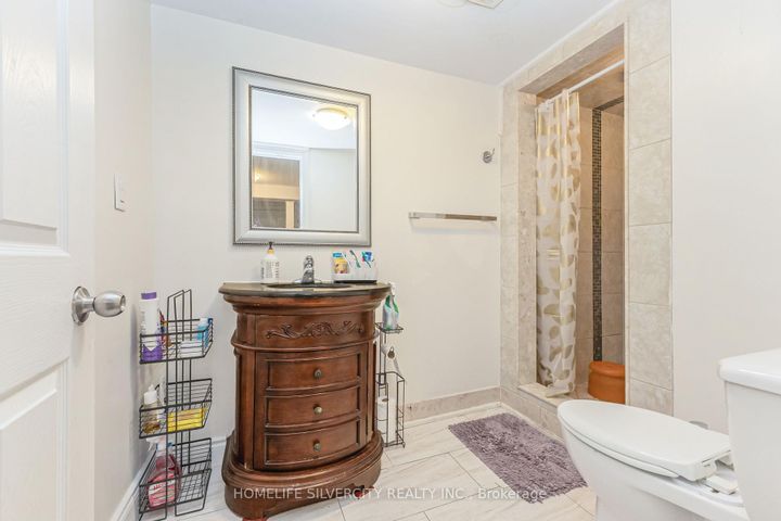 Photo 44 at 19 Vintage Gate, Fletcher's Creek Village, Brampton