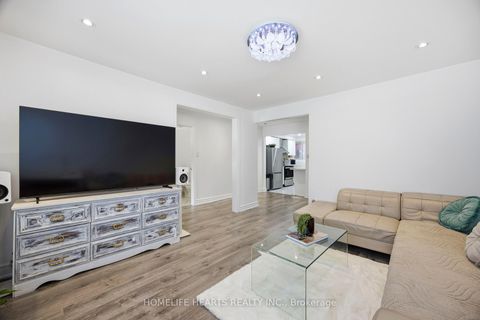 Photo 8 at 4 - 1021 Midland Avenue, Eglinton East, Toronto