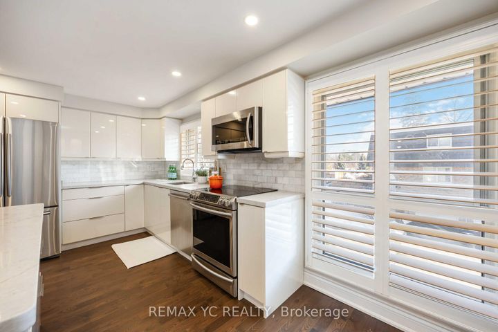 Photo 33 at 118 Tangle Briarway, Bayview Village, Toronto