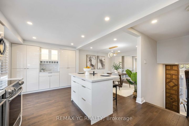 Photo 36 at 118 Tangle Briarway, Bayview Village, Toronto