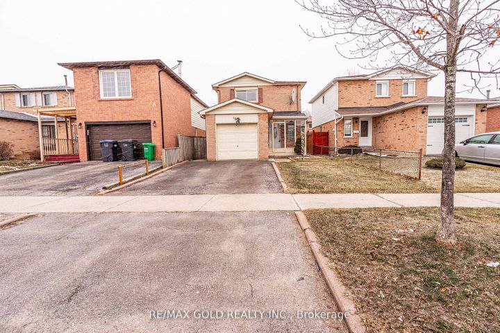 Photo 1 at 13 Martindale Crescent, Brampton West, Brampton