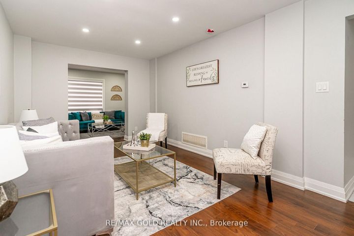 Photo 7 at 13 Martindale Crescent, Brampton West, Brampton