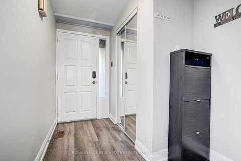 Photo 2 at 23 - 2020 Pharmacy Avenue, L'Amoreaux, Toronto