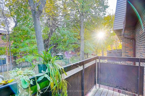 Photo 7 at 23 - 2020 Pharmacy Avenue, L'Amoreaux, Toronto