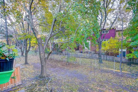 Photo 8 at 23 - 2020 Pharmacy Avenue, L'Amoreaux, Toronto