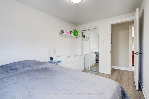 Photo 25 at 23 - 2020 Pharmacy Avenue, L'Amoreaux, Toronto