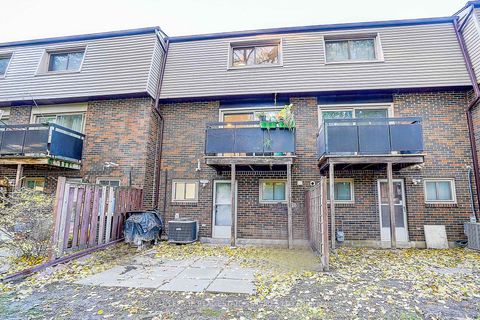 Photo 29 at 23 - 2020 Pharmacy Avenue, L'Amoreaux, Toronto